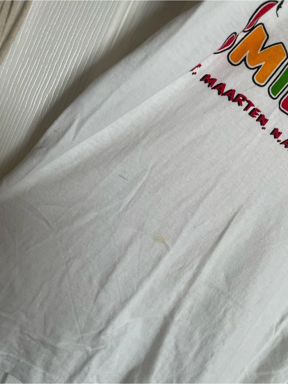 Smile, Mon! St. Martin Mens size Medium White Graphic T-Shirt